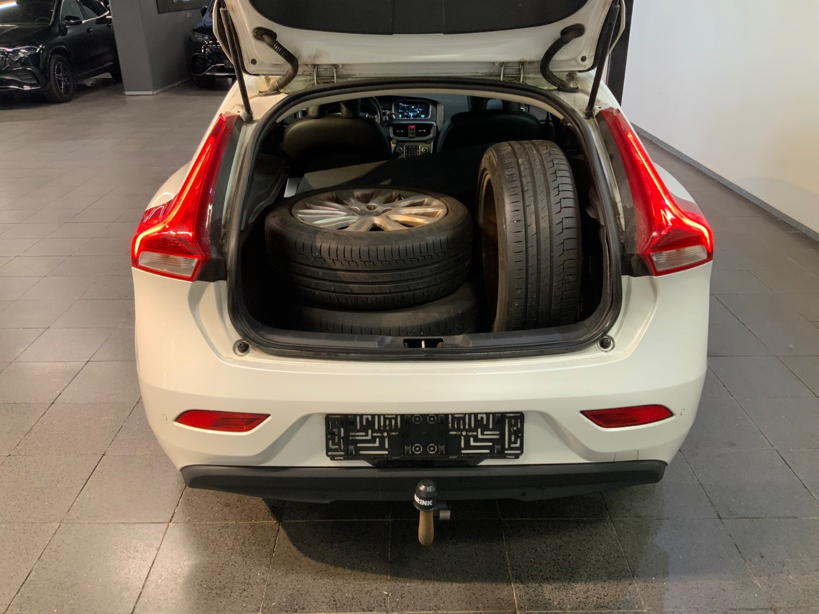 Hvid Volvo V40 fra 2016