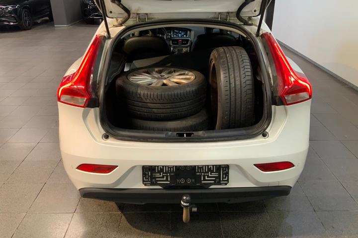 Hvid Volvo V40 fra 2016