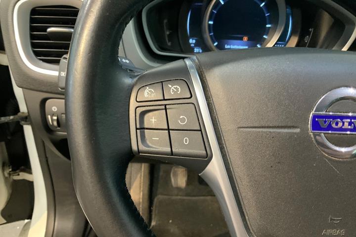 Hvid Volvo V40 fra 2016