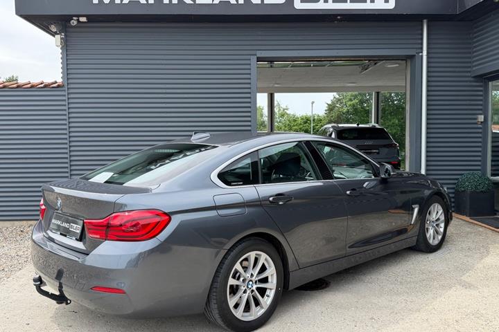 Grå BMW 420i fra 2019