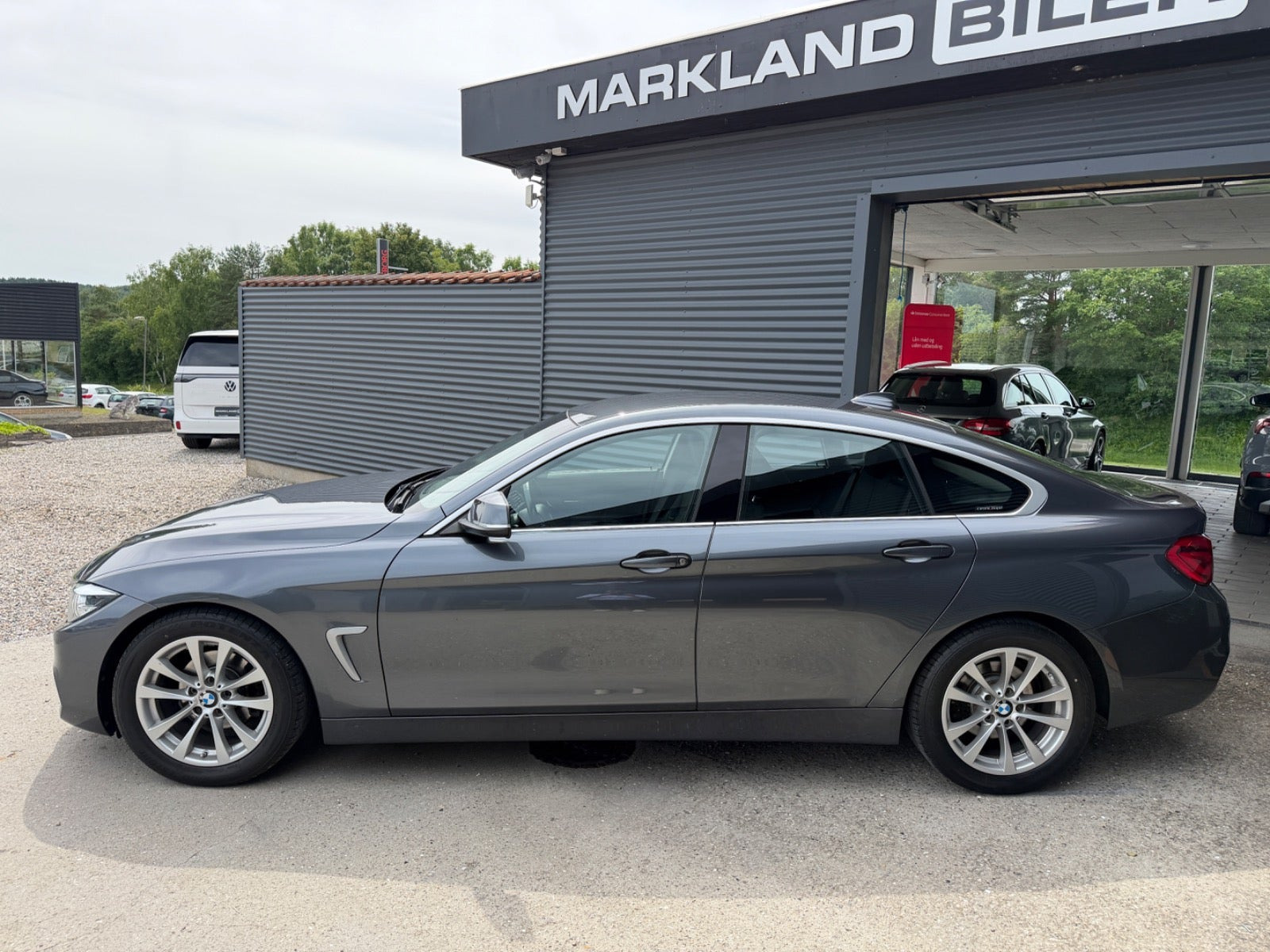 Grå BMW 420i fra 2019