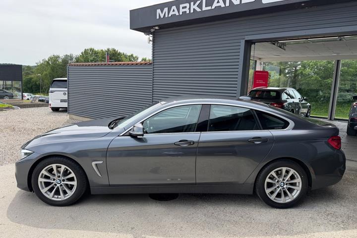 Grå BMW 420i fra 2019
