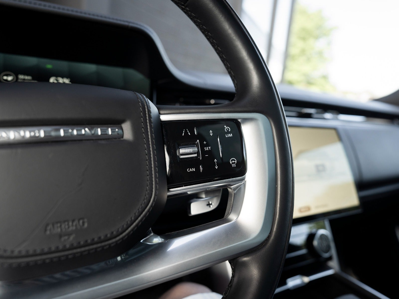 Grøn Land Rover Range Rover fra 2023