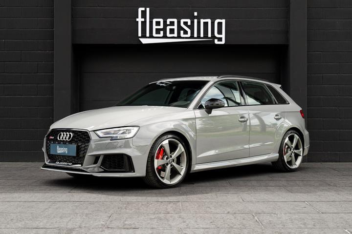Grå Audi RS3 fra 2019