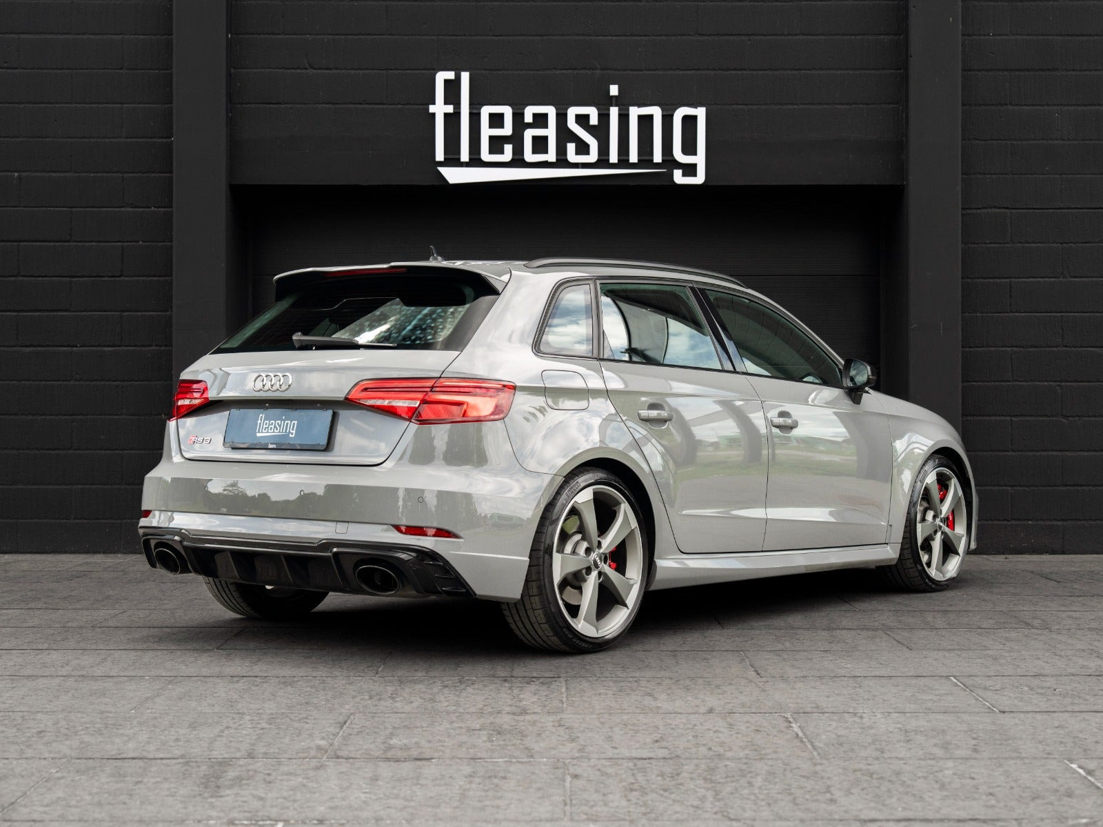Grå Audi RS3 fra 2019