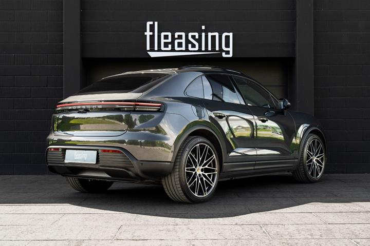 Grå Porsche Macan 4 fra 2024