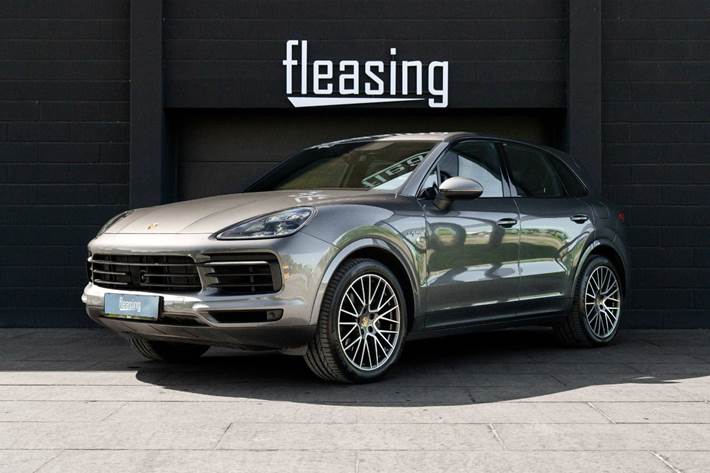 Sølv Porsche Cayenne fra 2021