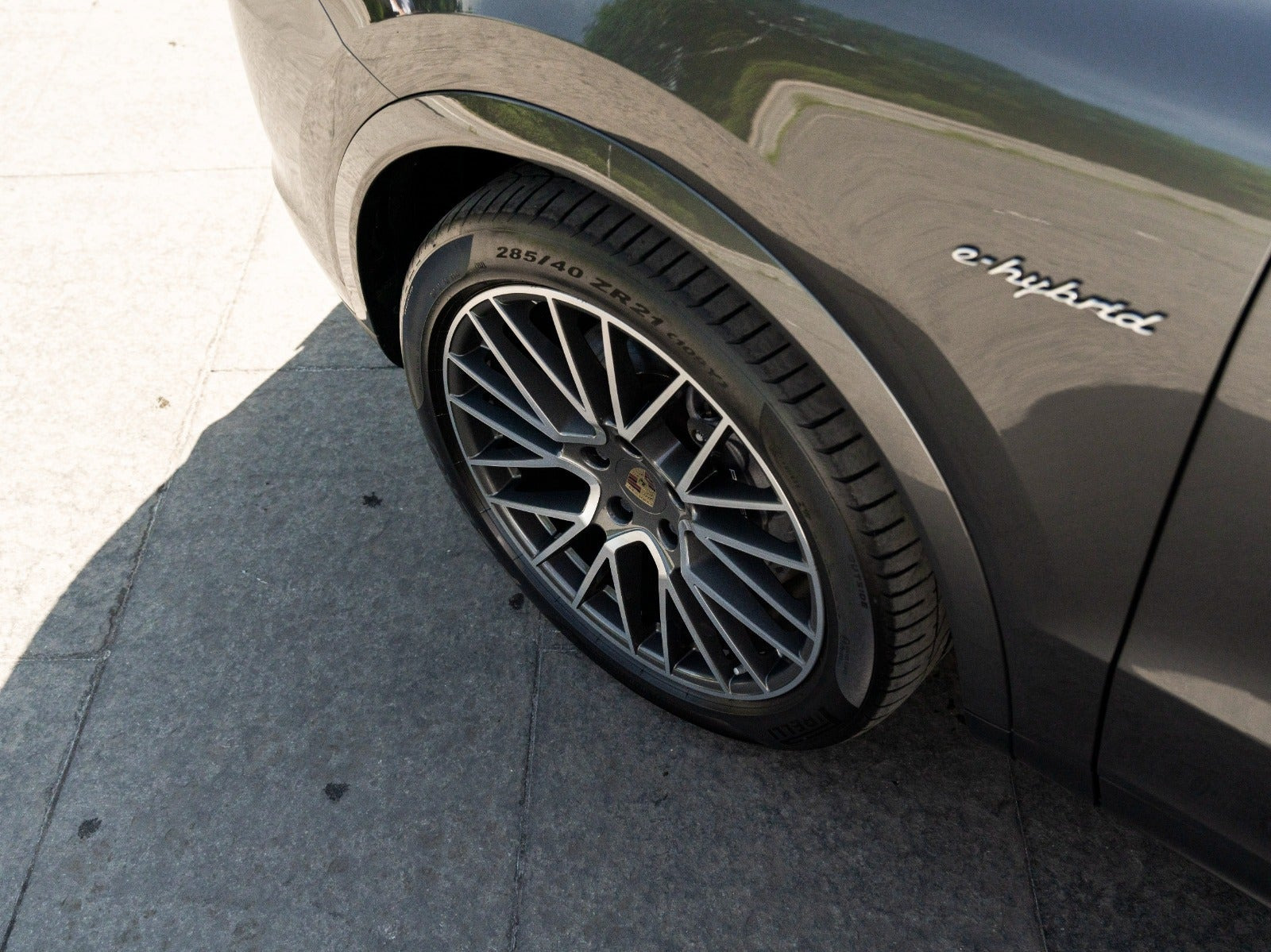 Sølv Porsche Cayenne fra 2021