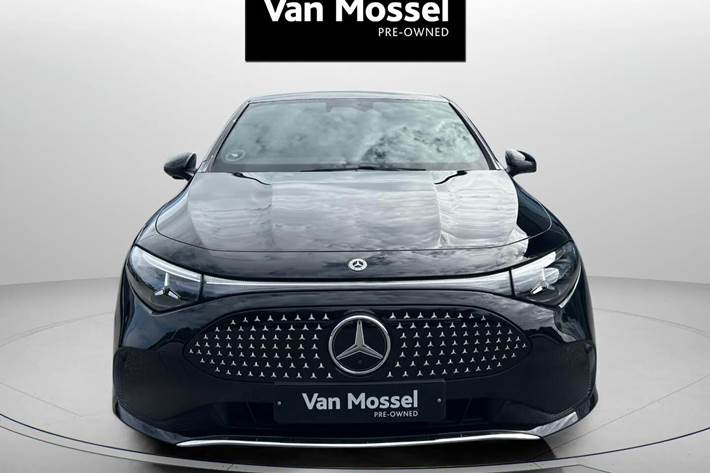Sort Mercedes CLA250+ fra 2025