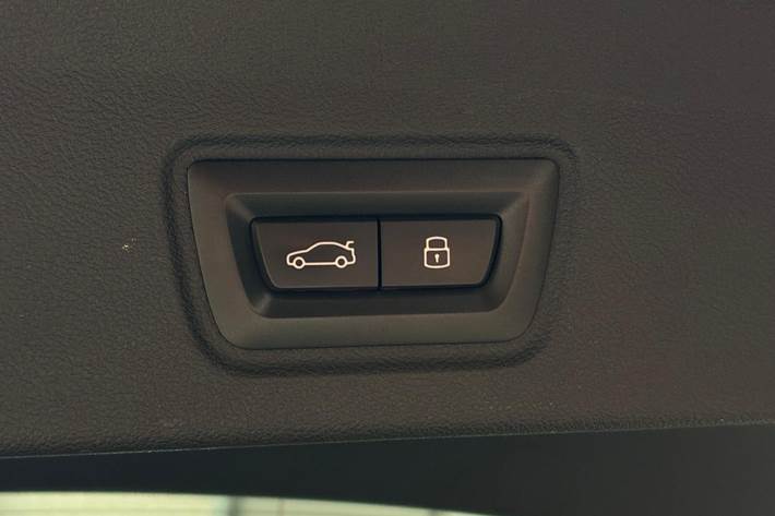 Blå BMW i4 fra 2023