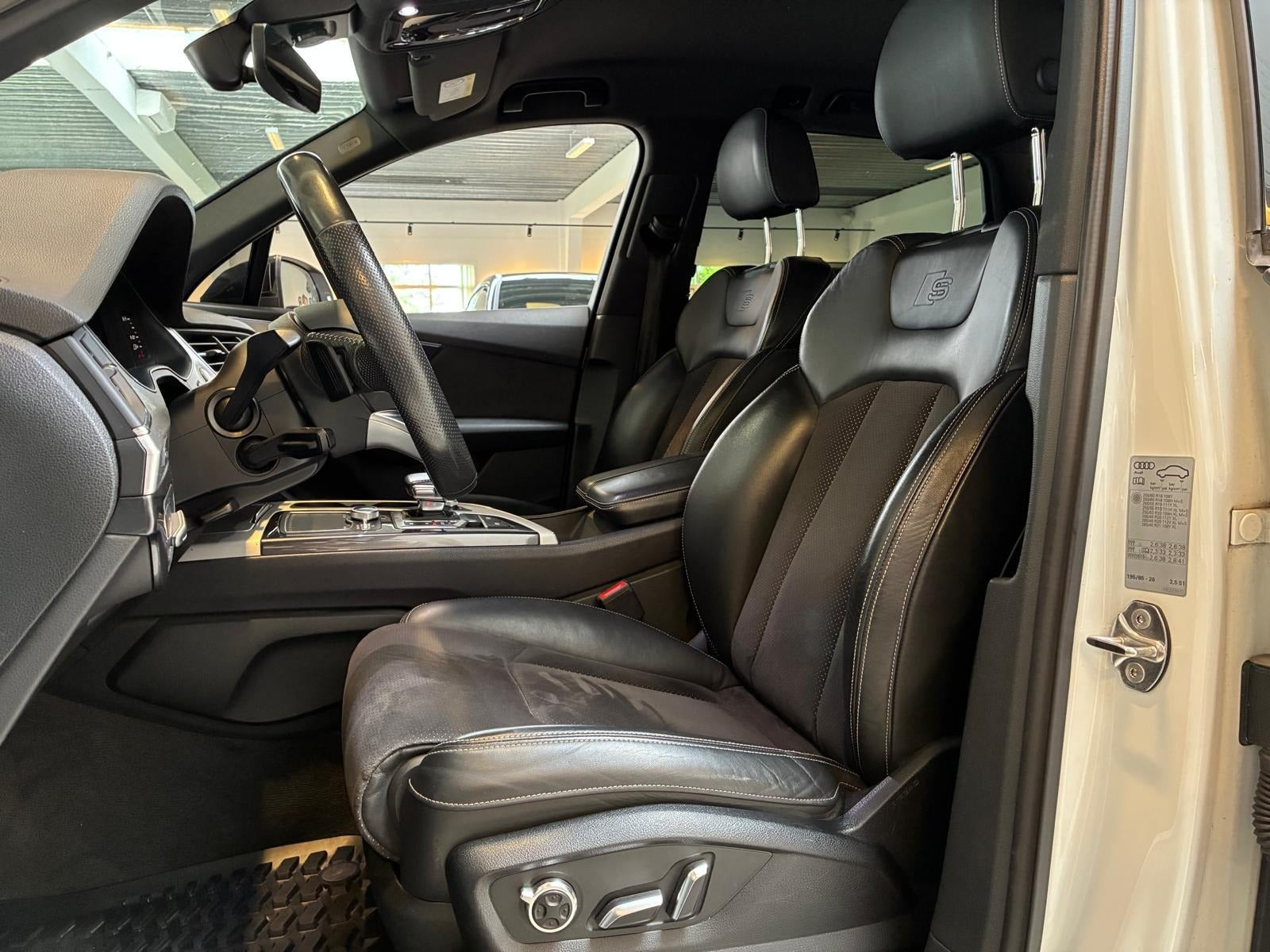 Hvid Audi Q7 fra 2018