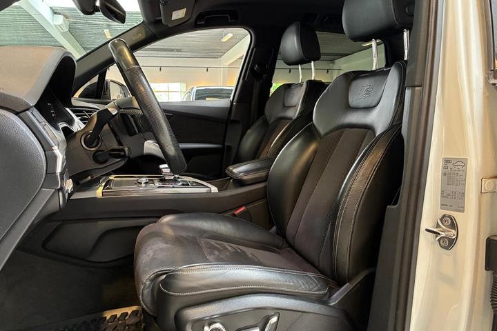 Hvid Audi Q7 fra 2018
