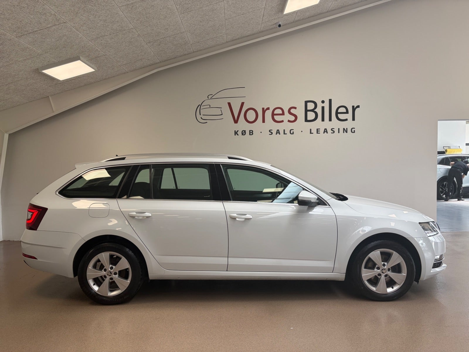 Hvid Skoda Octavia fra 2020