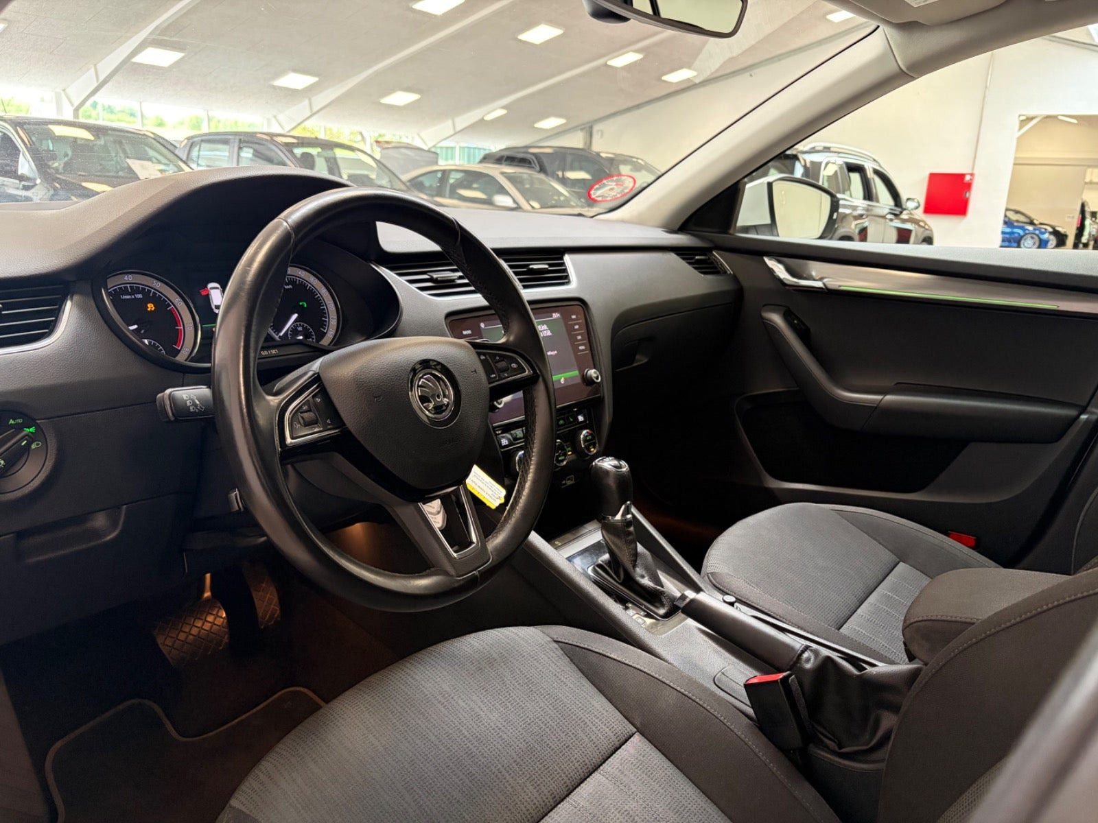 Hvid Skoda Octavia fra 2020