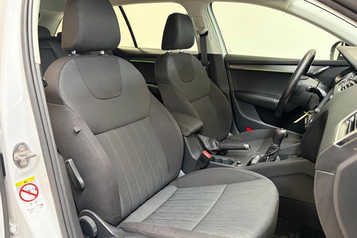 Hvid Skoda Octavia fra 2020