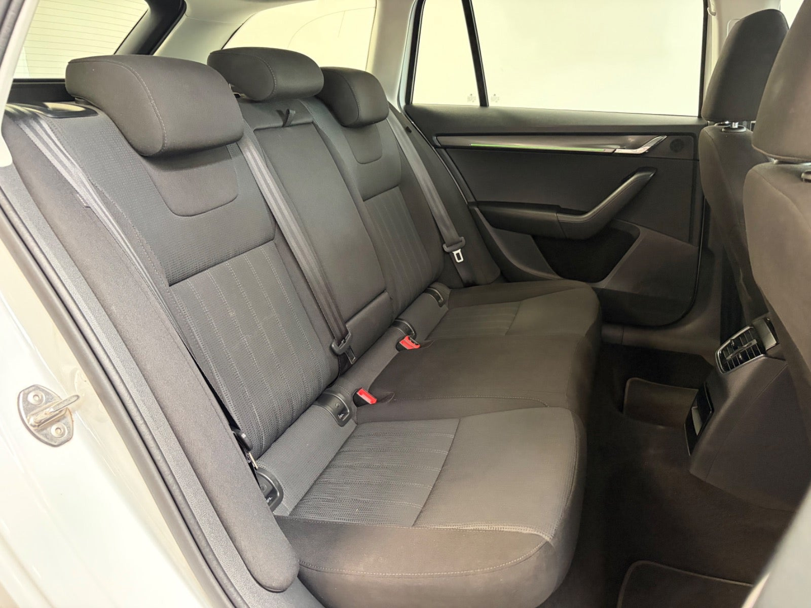 Hvid Skoda Octavia fra 2020