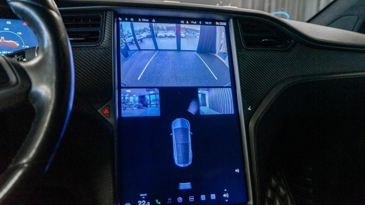 Sort Tesla Model X fra 2019