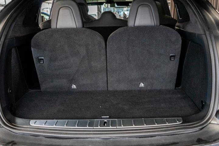 Sort Tesla Model X fra 2019