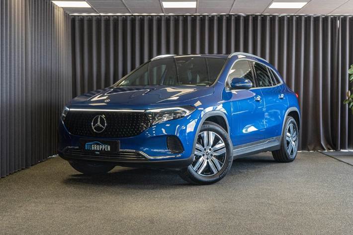 Blå Mercedes EQA250+ fra 2024