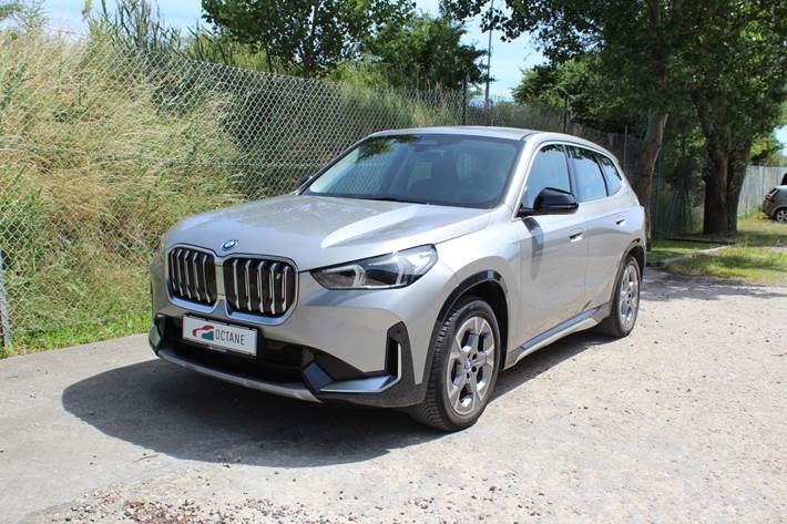 Grå BMW iX1 fra 2024