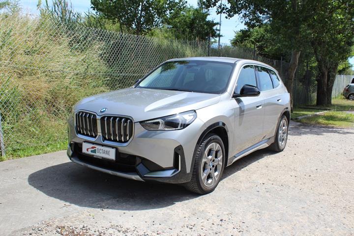 Grå BMW iX1 fra 2024