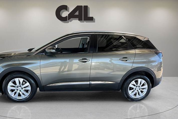Grøn Peugeot 3008 fra 2017