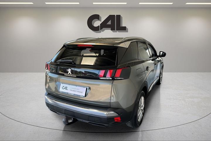 Grøn Peugeot 3008 fra 2017