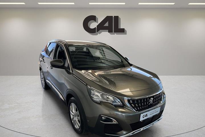 Grøn Peugeot 3008 fra 2017