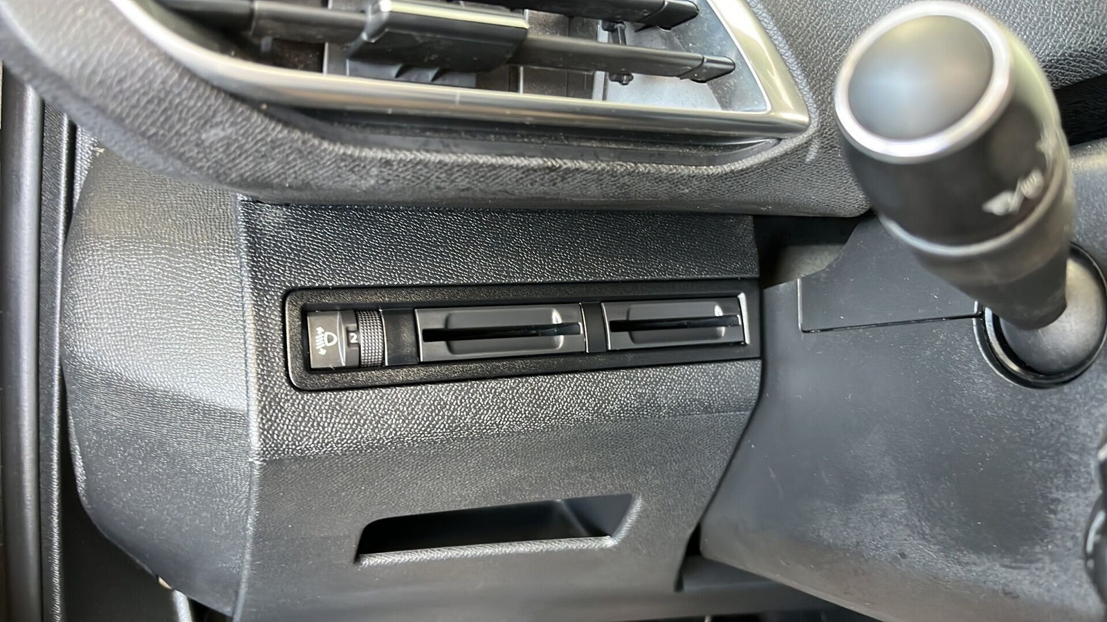 Grøn Peugeot 3008 fra 2017