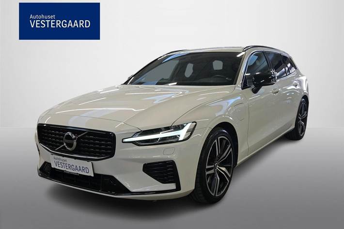 Beige Volvo V60 fra 2021