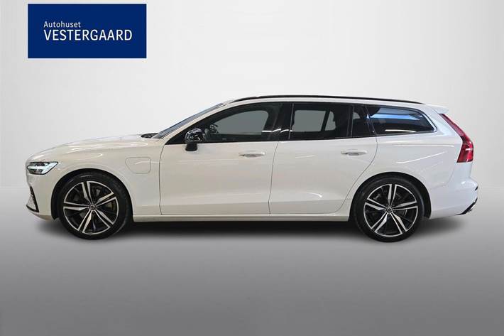 Beige Volvo V60 fra 2021