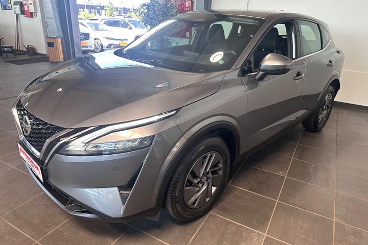Grå Nissan Qashqai fra 2022
