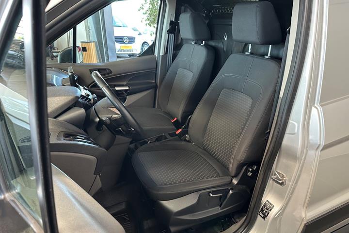 Sølv Ford Transit Connect fra 2022