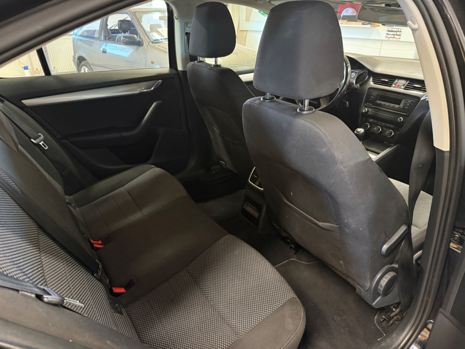 Sort Skoda Octavia fra 2014