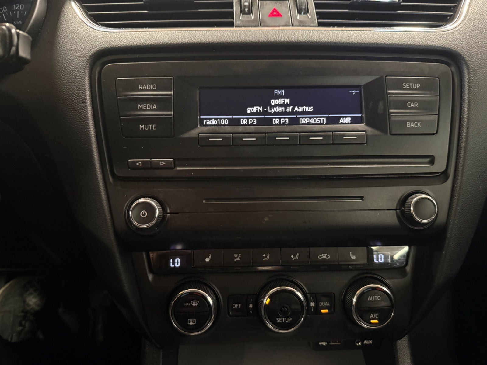Sort Skoda Octavia fra 2014