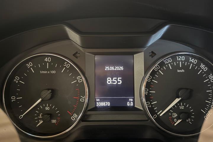 Sort Skoda Octavia fra 2014