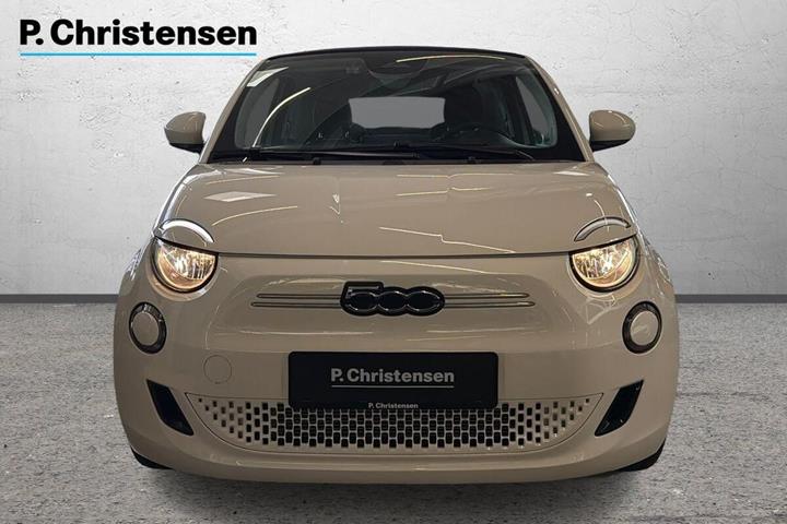Hvid Fiat 500e fra 2023