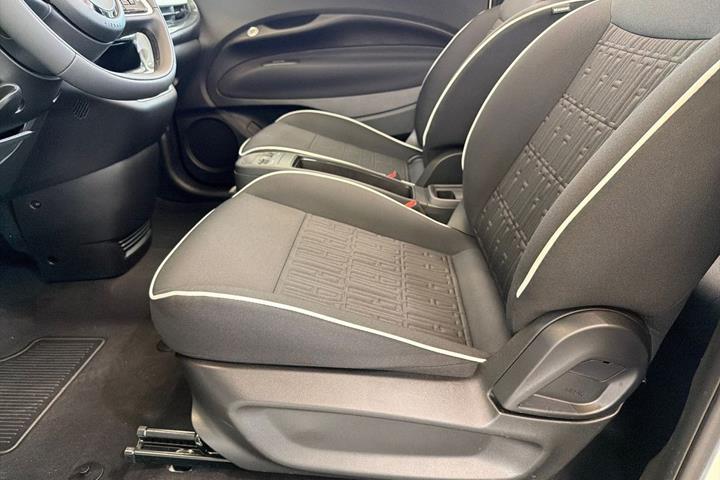 Hvid Fiat 500e fra 2023