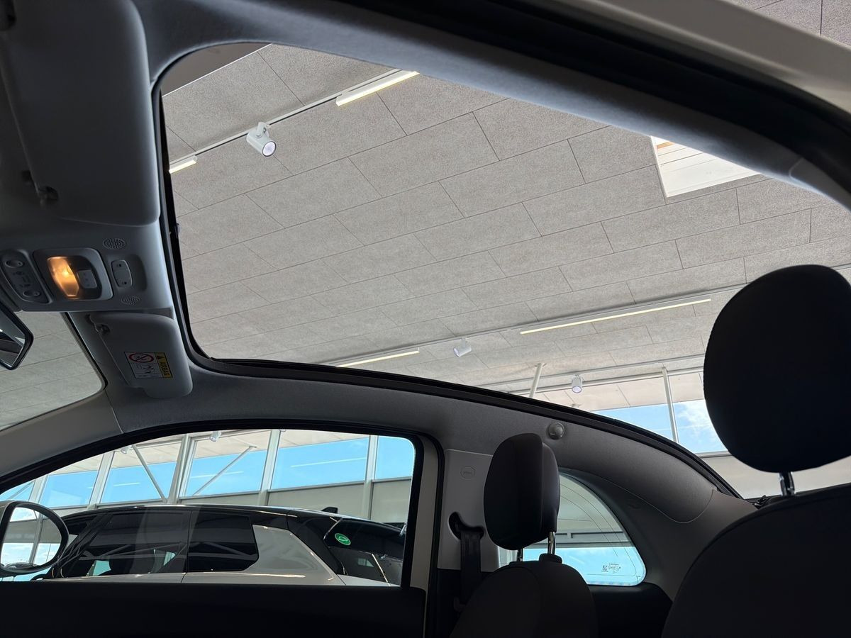Hvid Fiat 500e fra 2023