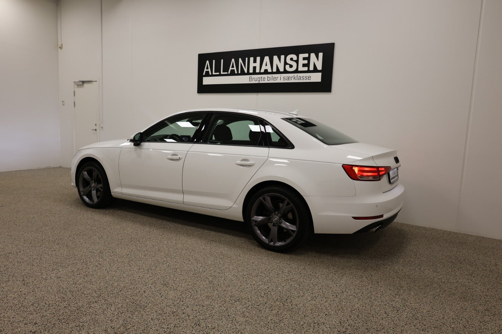 Hvid Audi A4 fra 2018