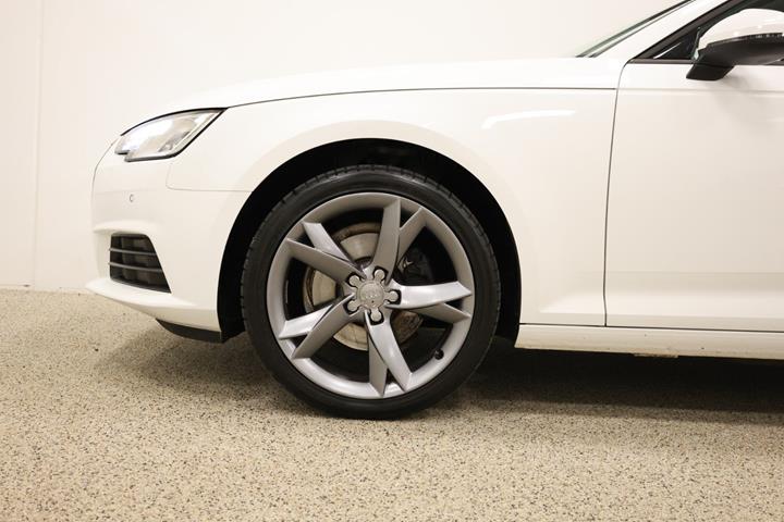 Hvid Audi A4 fra 2018