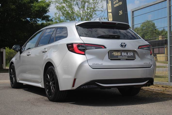 Sølv Toyota Corolla fra 2019