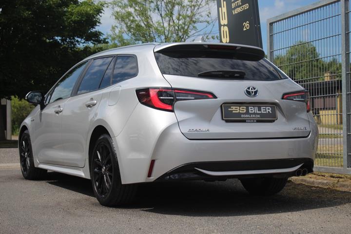 Sølv Toyota Corolla fra 2019