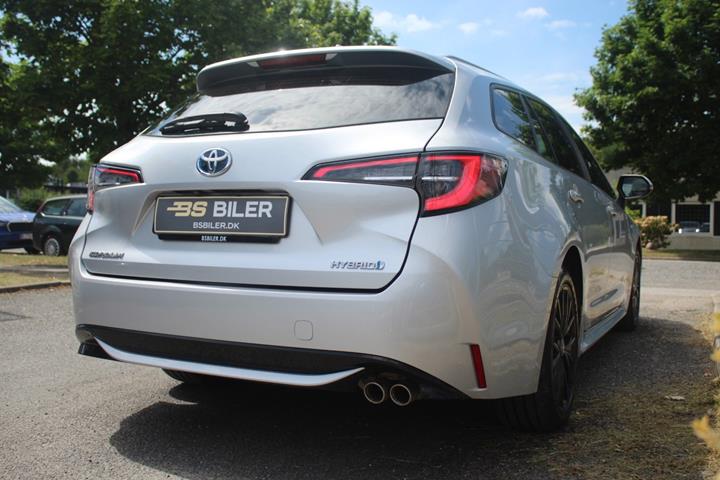 Sølv Toyota Corolla fra 2019