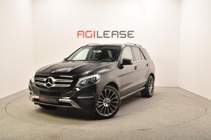 Sort Mercedes GLE350 d fra 2017 set udefra