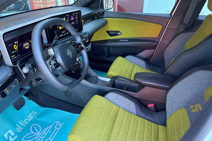 Hvid Renault 5 E-Tech fra 2025