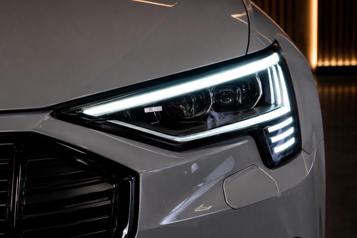 Sort Audi e-tron fra 2021