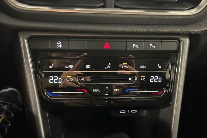 Grå VW T-Roc fra 2023