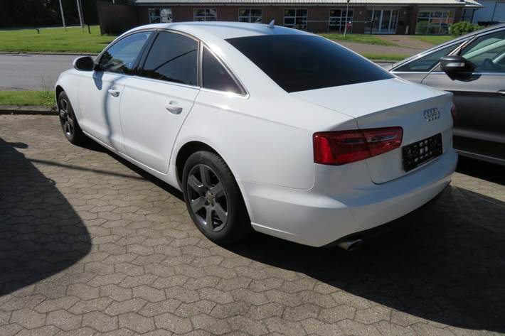Hvid Audi A6 fra 2014
