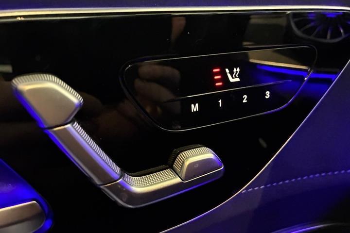 Grøn Mercedes EQE350 SUV fra 2024